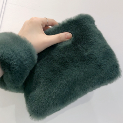 SUPER SOFT CLUTCH BAG