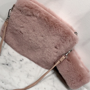 SUPER SOFT CLUTCH BAG