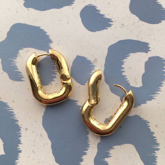 CHUNKY OVAL HINGED HOOP EARRINGS